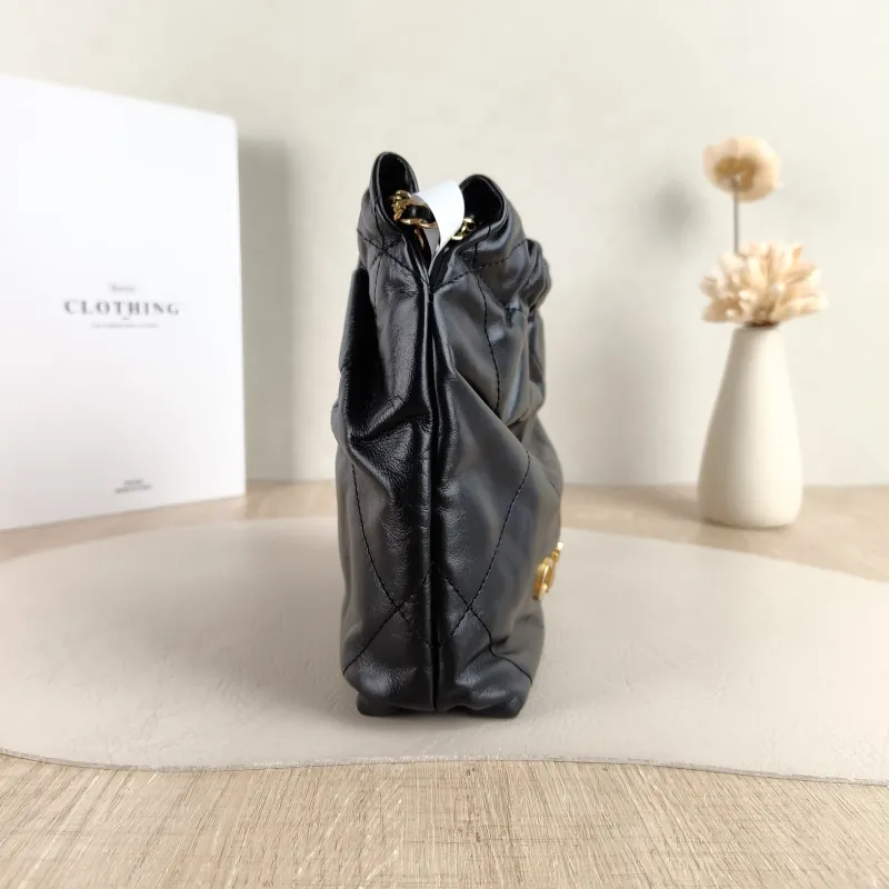 Chanel Shoulder Bag 22Bag Black CC alfskin Mini 20 × 6 × 19 cm — detail view 2 of 12