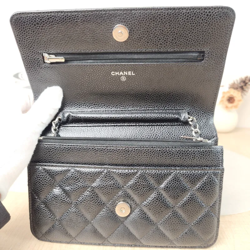 Chanel Crossbody Bag Classic Flap WOC CF WOCWOC Bag Black Grained Calfskin Mini 19.2 × 3.5 × 12.3 cm — detail view 6 of 9