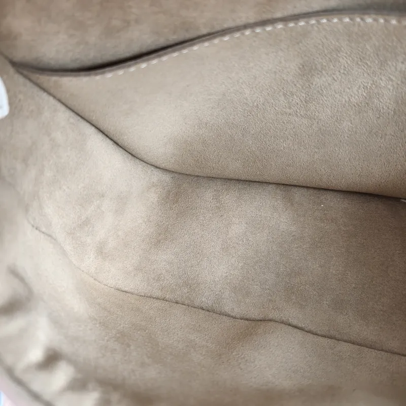 Louis Vuitton Shoulder Bag BUCI Beige Epi Embossed Calfskin One Size 24.5 × 9 × 15.5 cm — detail view 4 of 11