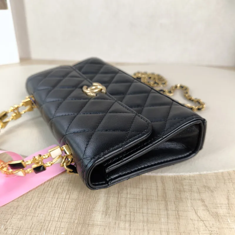 Chanel Crossbody Bag kelly Black Lambskin One Size 18.5 × 4.5 × 10 cm — detail view 10 of 13