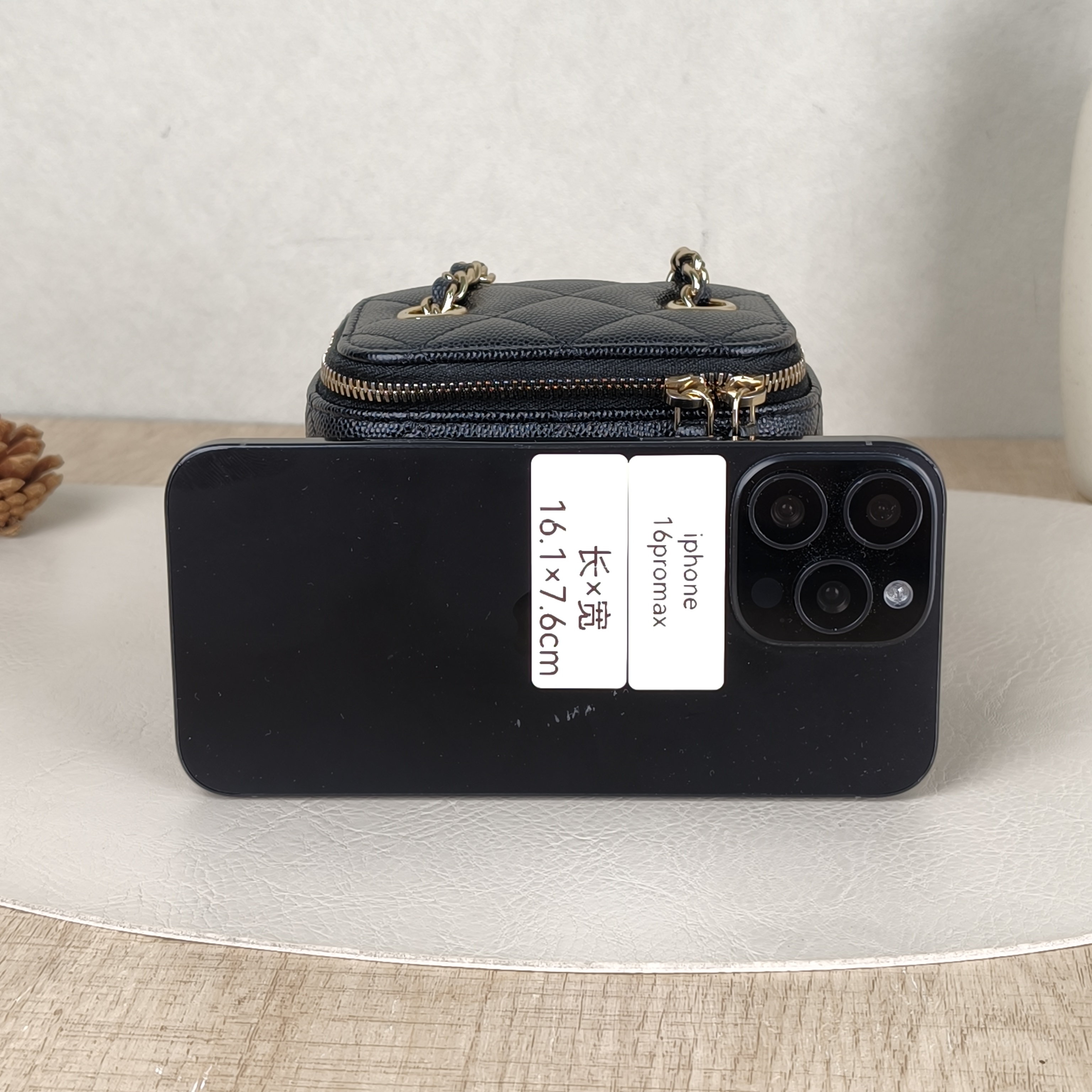 Chanel Crossbody Bag Edition Black Grained Calfskinmini11 × 7 × 9 cm — cover view 4 of 5