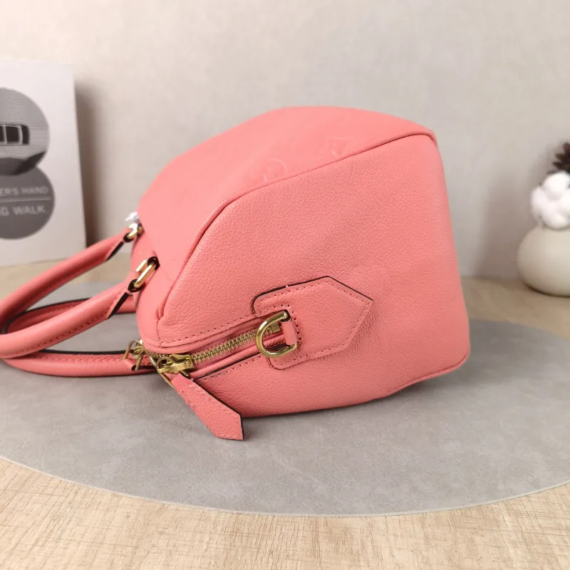 Louis Vuitton Top Handle Bag Speedy25 Pink Calfskin Medium25 × 15 × 19 cm — detail view 4 of 10