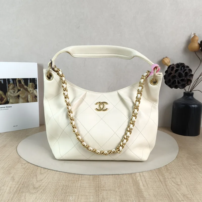 Chanel Crossbody Bag hobo White Lambskin One Size 27 × 11 × 24 cm