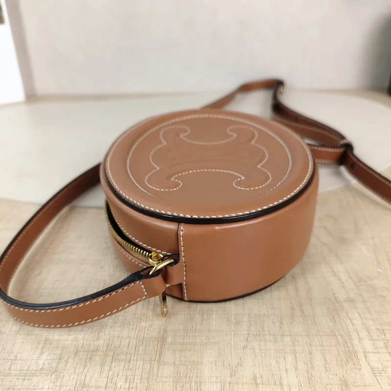 CELINE Crossbody Bag Cuir Triomphe Brown Calfskin Small 16 × 4 × 12.5 cm — detail view 3 of 12