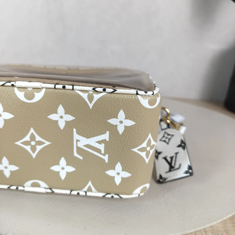 Louis Vuitton Shoulder Bag Camera Bag Colorblock PVC One Size 16.5 × 8 × 11 cm — detail view 3 of 9