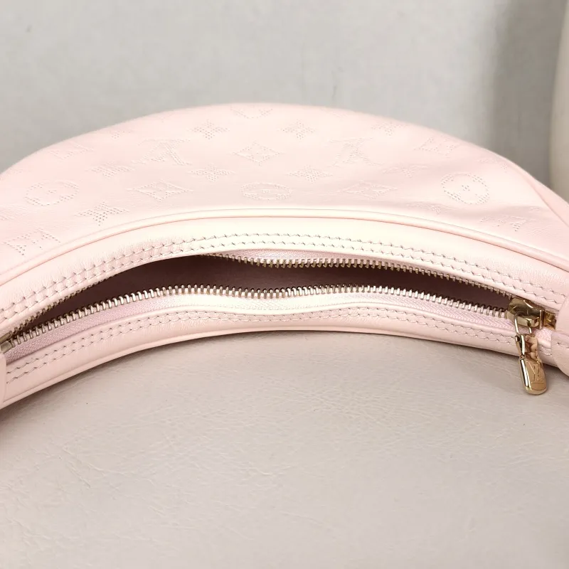 Louis Vuitton Crossbody Bag Loop Pink Calfskin Small 23 × 6 × 13 cm — detail view 2 of 12