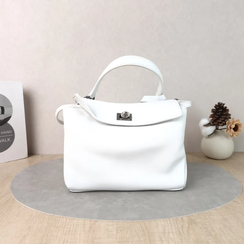 BALENCIAGA Crossbody Bag RODEO White Calfskinmini23 × 10 × 17 cm