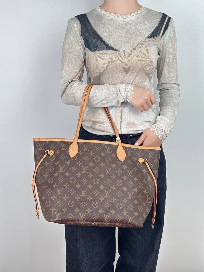 Louis Vuitton Shoulder Bag Neverfull Monogram PVC Medium31 × 14 × 28 cm — on-model view 2 of 2