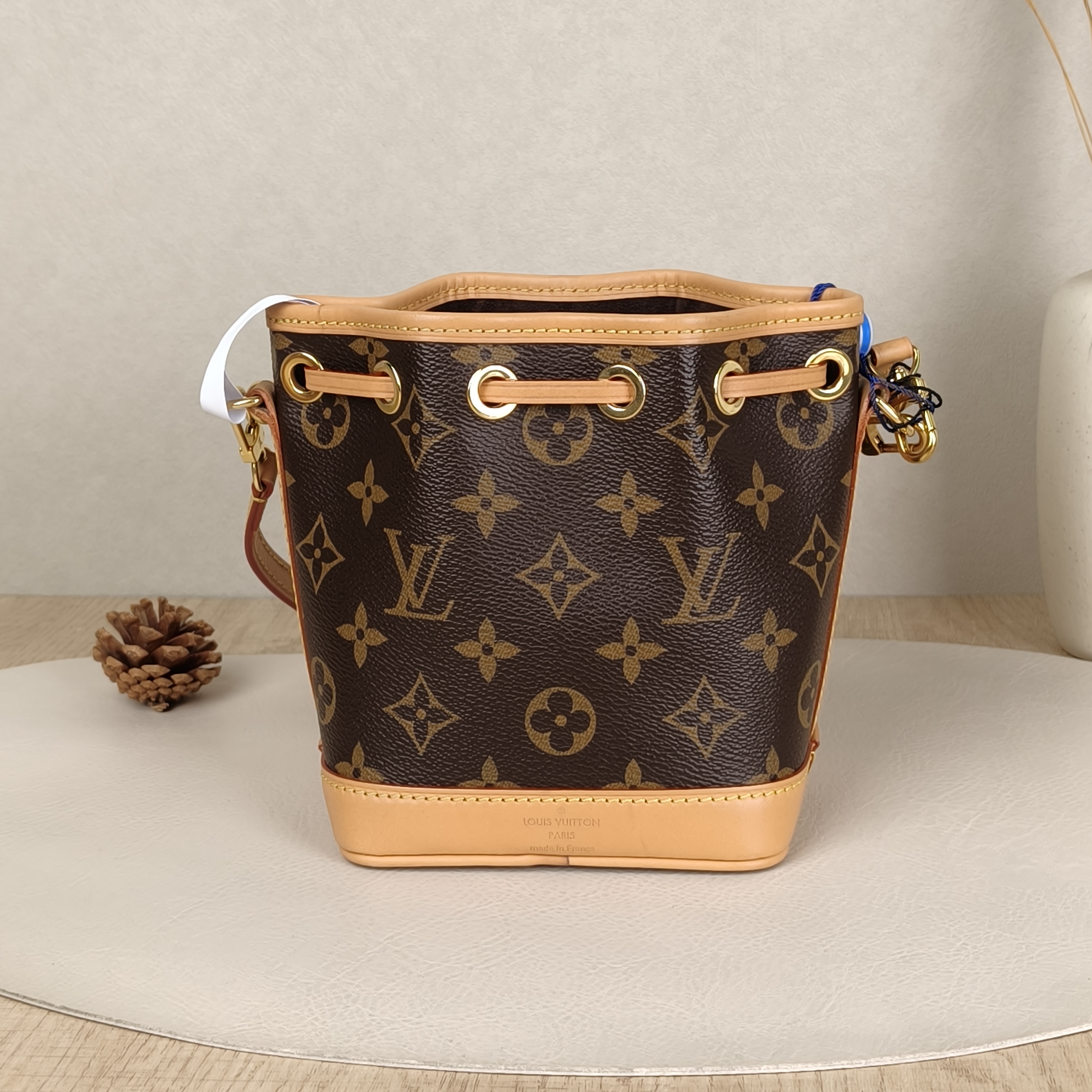 Louis Vuitton Crossbody Bag NANO NÉONOÉ Bucket Bag Nano Monogram PV Cnano13 × 10 × 16 cm — cover view 3 of 9