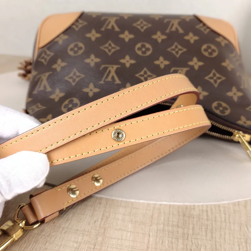 Louis Vuitton Crossbody Bag Boulogne PVC Small 26 × 9.5 × 16 cm — detail view 10 of 10