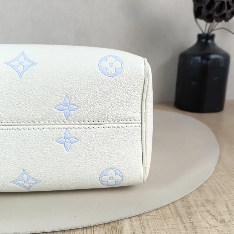 Louis Vuitton Crossbody Bag Speedy20 White · Blue Calfskin One Size 20.5 × 12 × 13.5 cm — detail view 10 of 12