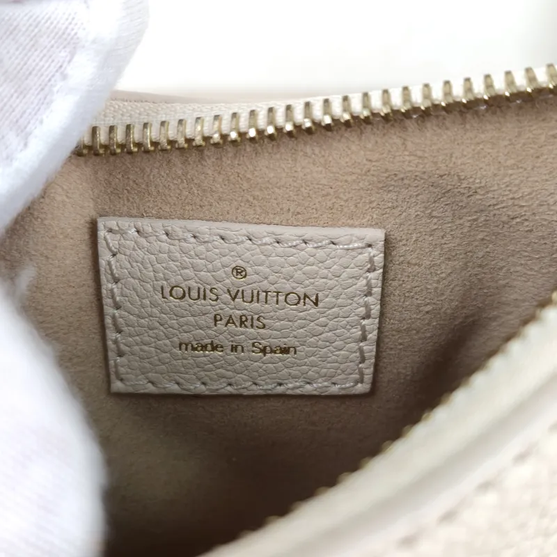 Louis Vuitton Shoulder Bag Moon White Calfskinmini20.5 × 5 × 11 cm — detail view 10 of 11