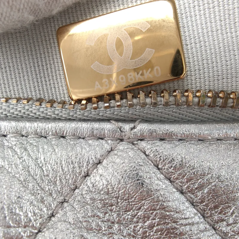 Chanel Shoulder Bag 25k Bowling Bag Silver Calfskin Small 24 × 11.5 × 15.5 cm — detail view 2 of 14