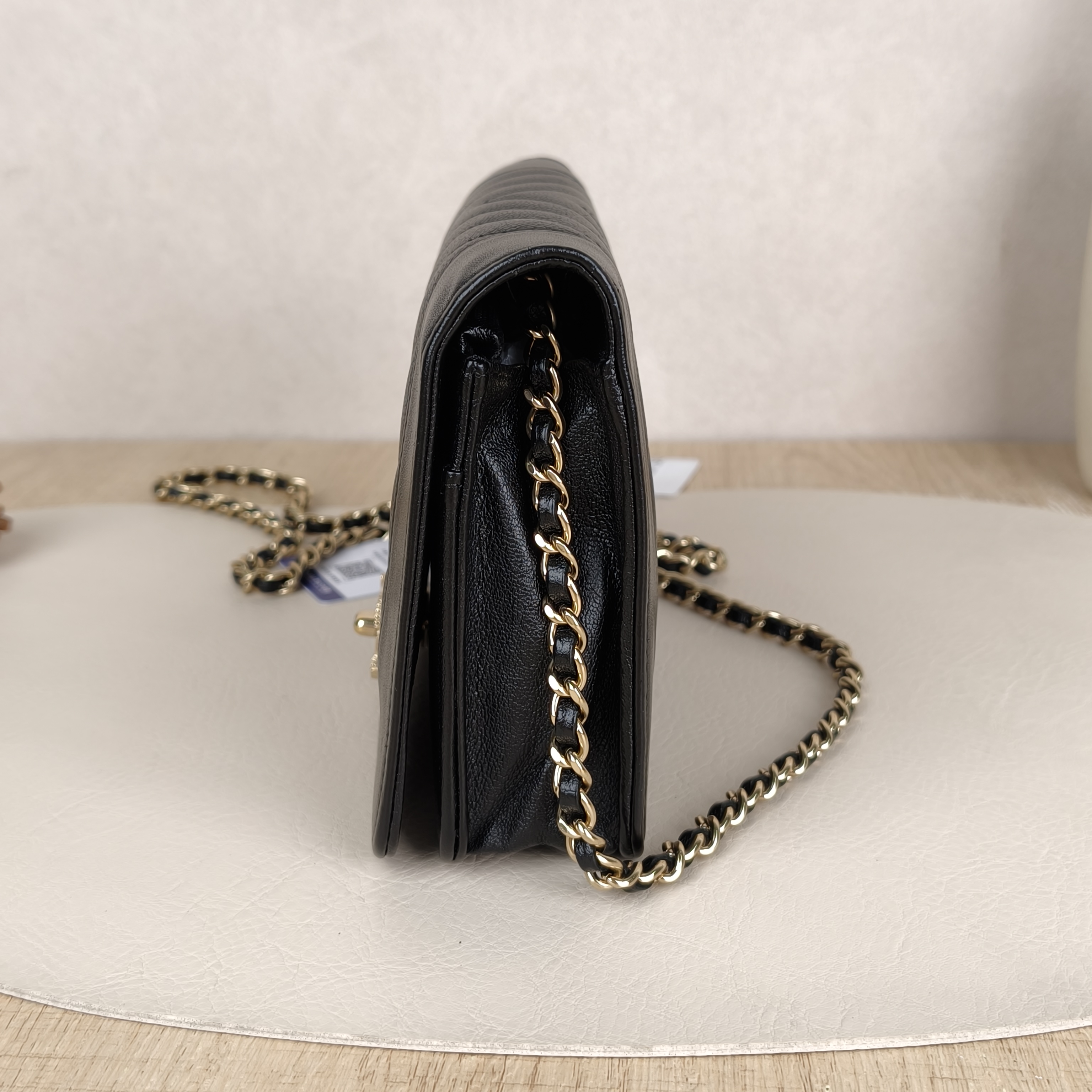 Chanel Crossbody Bagcf Collection Crossbody Bag Black Lambskin One Size19 × 3.5 × 13.5 cm — cover view 5 of 10