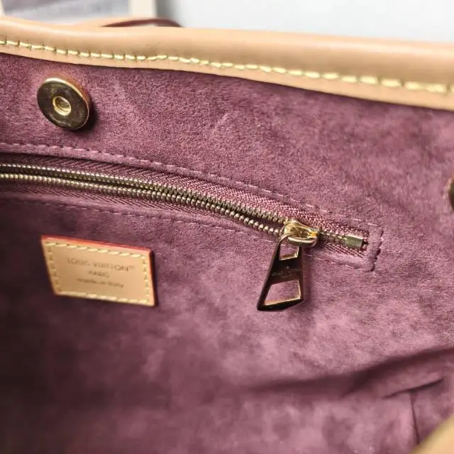 Louis Vuitton Crossbody Bag Carryall BB Monogram PVC BB 26 × 10 × 17 cm — detail view 5 of 15