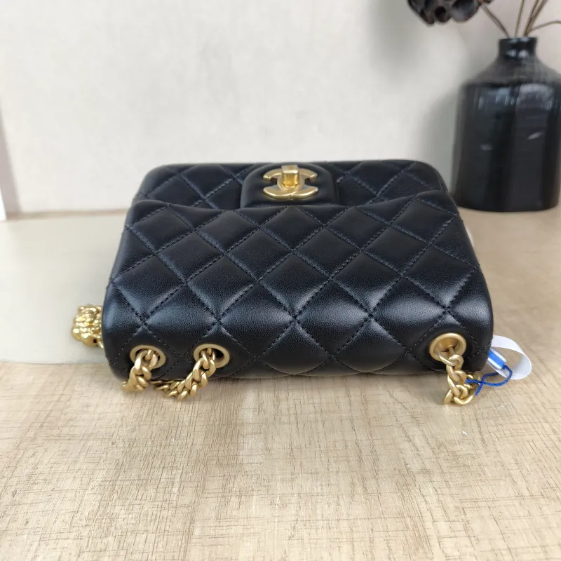 Chanel Crossbody Bag Black with Gold-Tone Hardware Lambskin Mini 17 × 8 × 12 cm — detail view 13 of 13