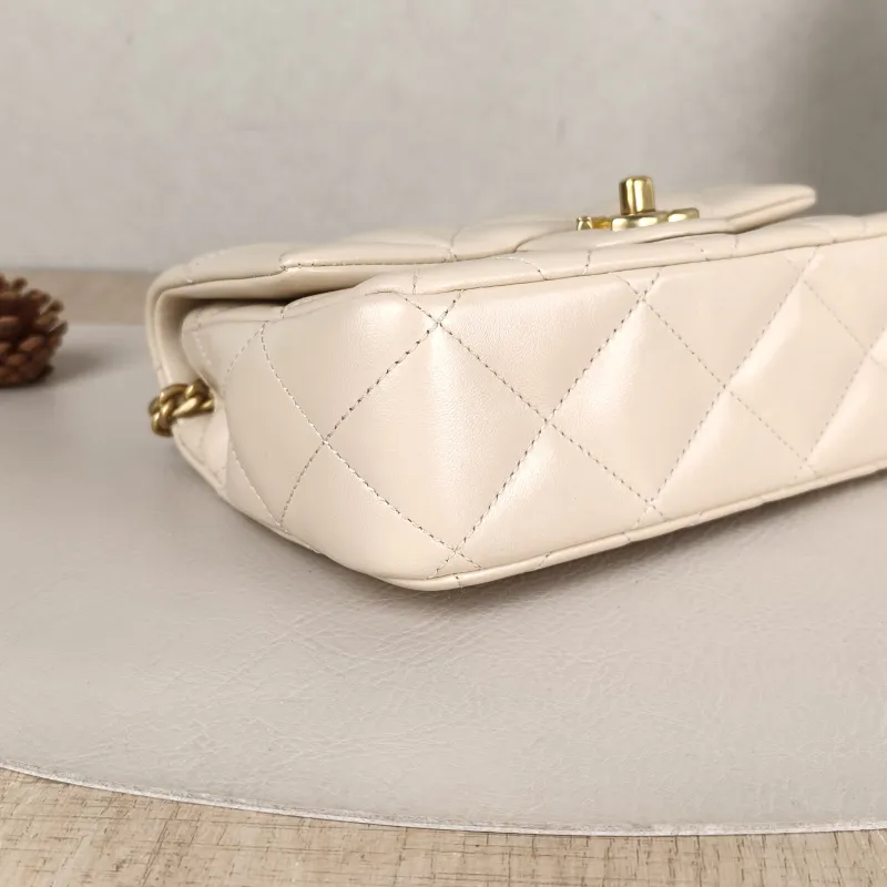 Chanel Crossbody Bag Beige Lambskin One Size18 × 6 × 14 cm — detail view 5 of 16