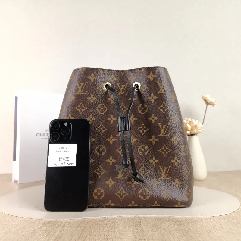 Louis Vuitton Shoulder Bag NÉONOÉ Bucket Bag Black PVC Medium 26 × 17.5 × 26 cm — cover view 2 of 5