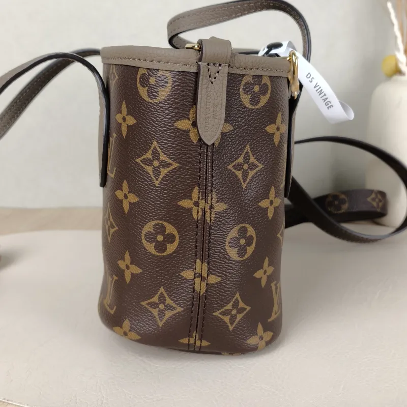 Louis Vuitton Crossbody Bag NEVERFULL INSIDE OUT BB PVC · Calfskin BB 26.5 × 11 × 16.5 cm — detail view 9 of 10
