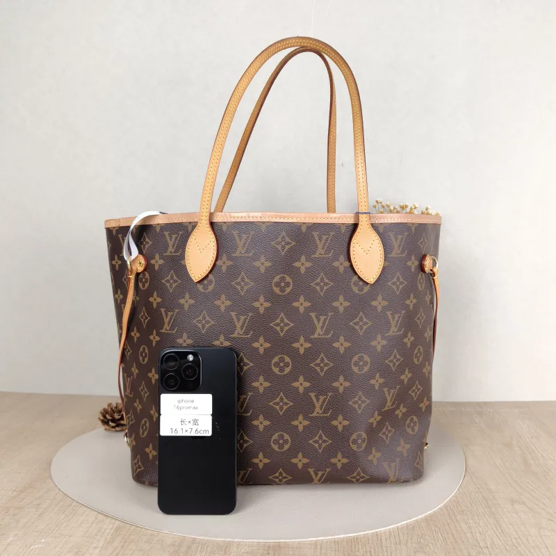 Louis Vuitton Shoulder Bag Neverfull Monogram PVC Medium 31 × 14 × 28 cm — cover view 3 of 5