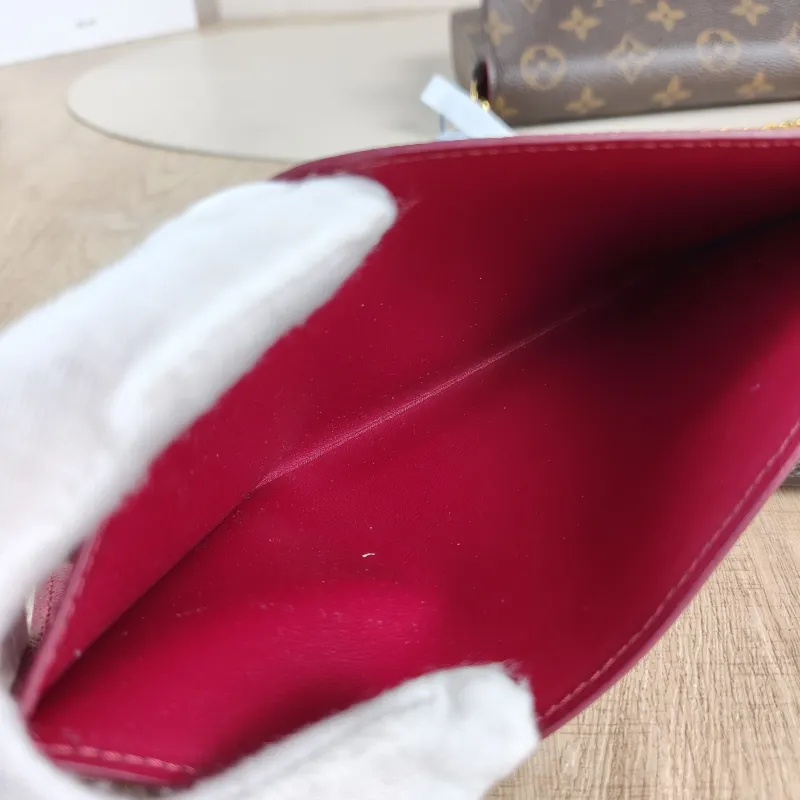 Louis Vuitton Crossbody Bag Pochette Félicie Monogram PVC Small21 × 3 × 12 cm — detail view 10 of 17