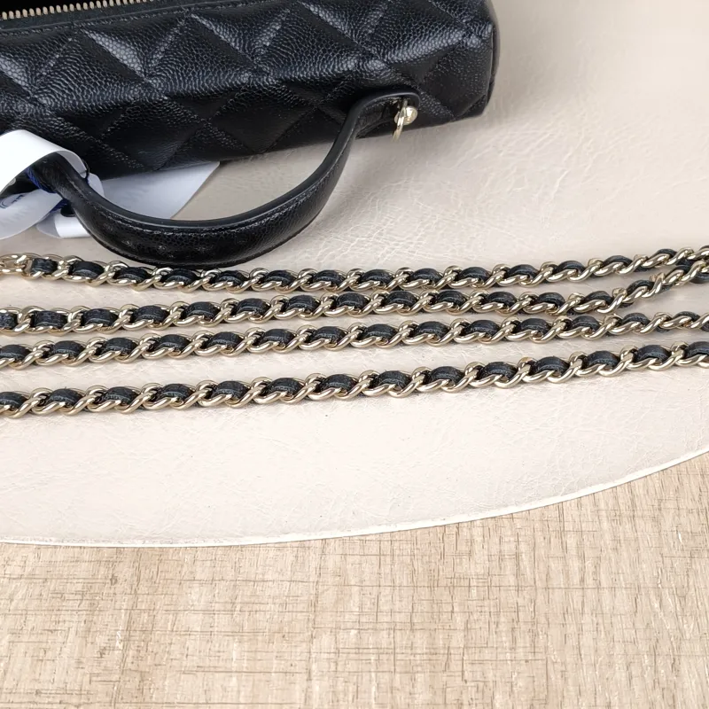 Chanel Crossbody Baglp Box Bag Top Handle Crossbody Bag Black Calfskin One Size19.5 × 5 × 17 cm — detail view 3 of 13