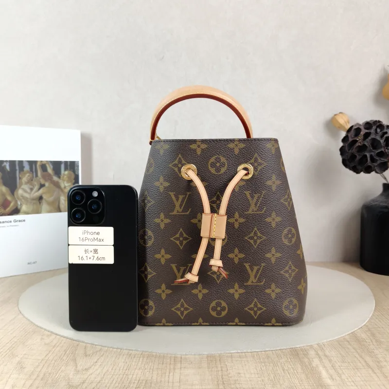 Louis Vuitton Crossbody Bag NÉONOÉ Bucket Bag BB Monogram PVC BB 20 × 13 × 20 cm — cover view 4 of 5