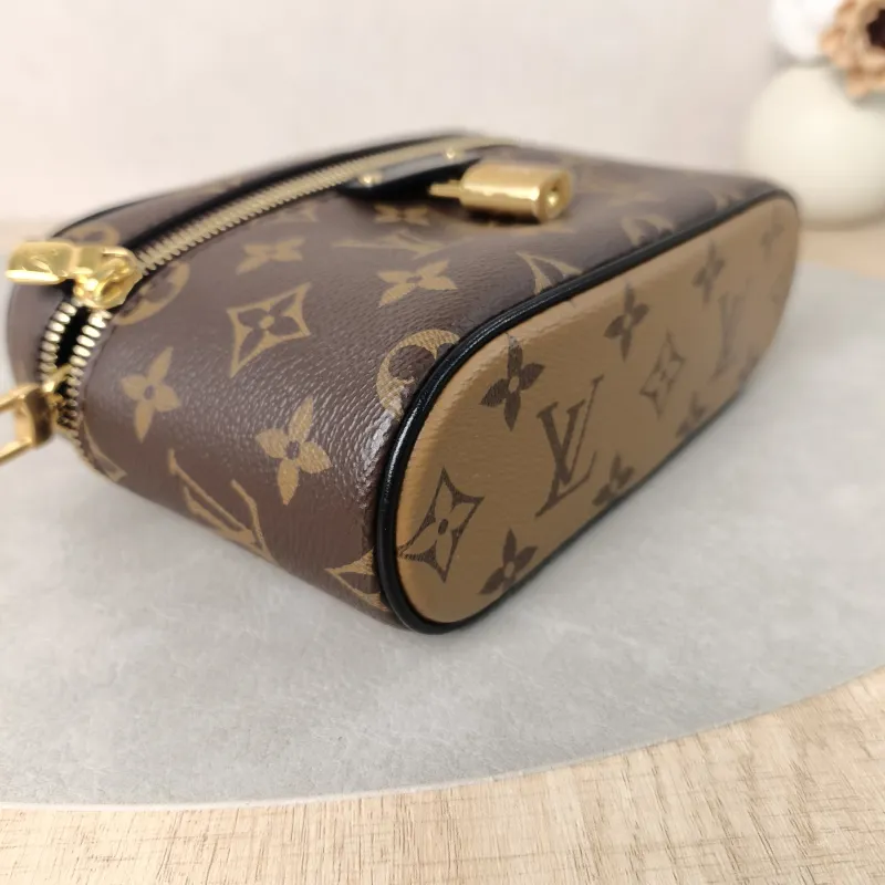 Louis Vuitton Shoulder Bag VANITY POUCH Cosmetic Bag Monogram PVC One Size19 × 6.5 × 11.5 cm — detail view 2 of 12