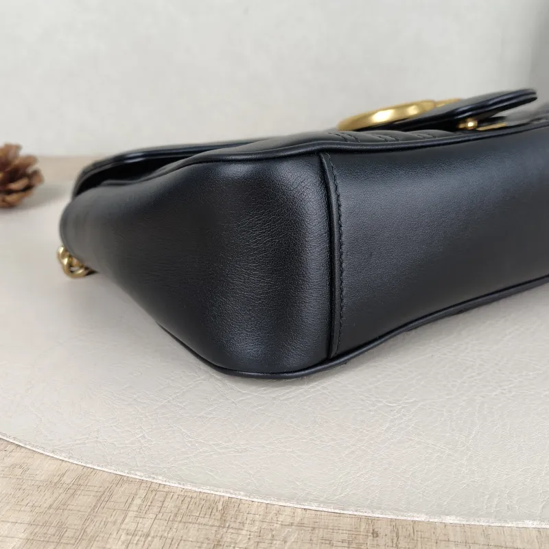GUCCI Crossbody Bag GG Marmont Medium Marmont 26 Black CC alfskin Medium 26 × 7 × 15 cm — detail view 8 of 13