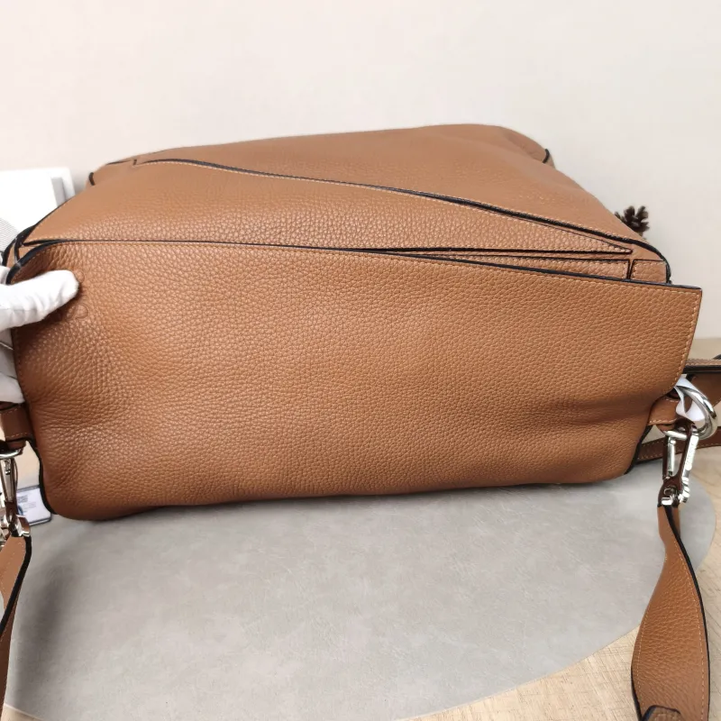 LOEWE Crossbody Bag Puzzle Brown Calfskin Large36 × 20 × 22 cm — detail view 9 of 13