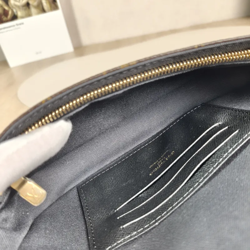 Louis Vuitton Crossbody Bag IVY Monogram PVC Small 23.5 × 4.3 × 12 cm — detail view 11 of 13