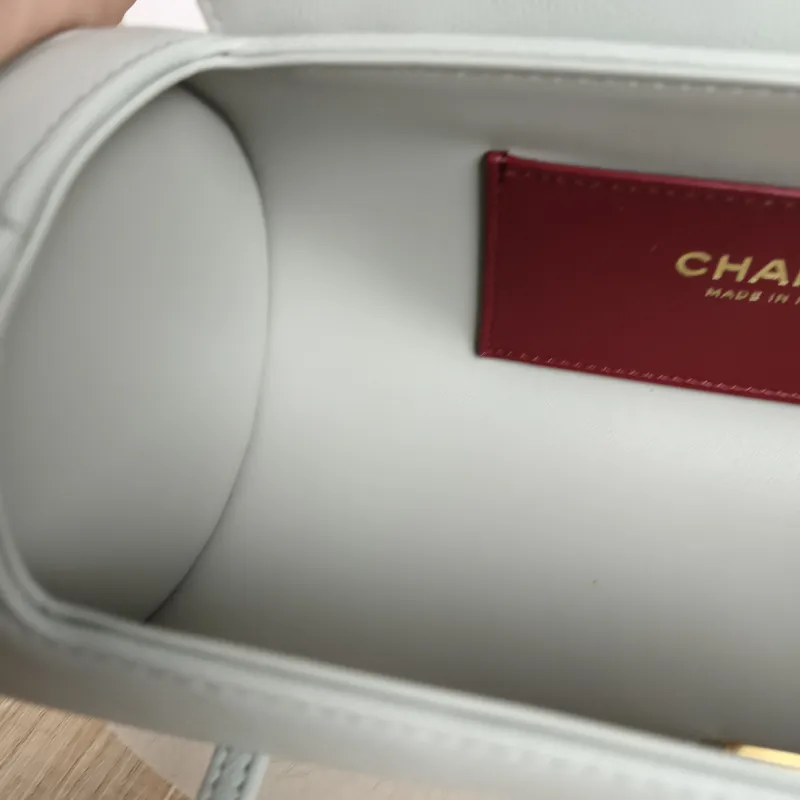 Chanel Shoulder Bag preppy coco Bowling Bag Green Calfskin Small 20.5 × 10 × 10 cm — detail view 11 of 11