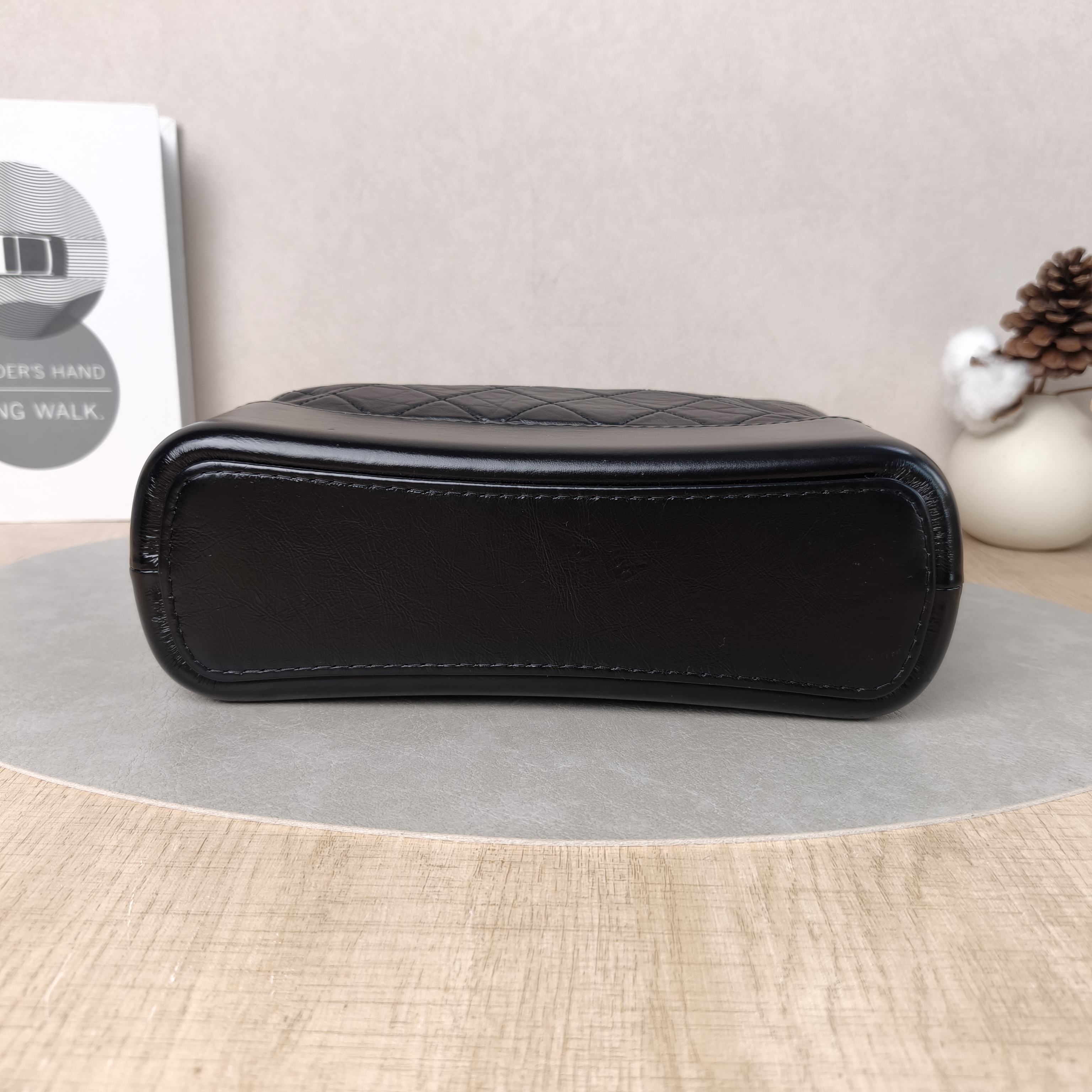 Chanel Crossbody Bag Gabrielle Gabrielle Bag Black CC alfskin Medium26 × 9 × 20 cm — cover view 4 of 6