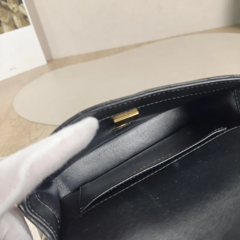 Chanel Crossbody Bag Classic Flap Mini CF Mini Lambskinmini17 × 8 × 13.5 cm — detail view 7 of 13