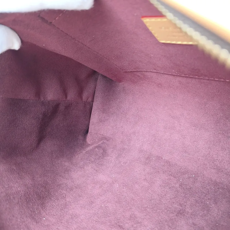 Louis Vuitton Shoulder Bag Carryall East West Monogram PVC 36 × 10 × 19 cm — detail view 10 of 13