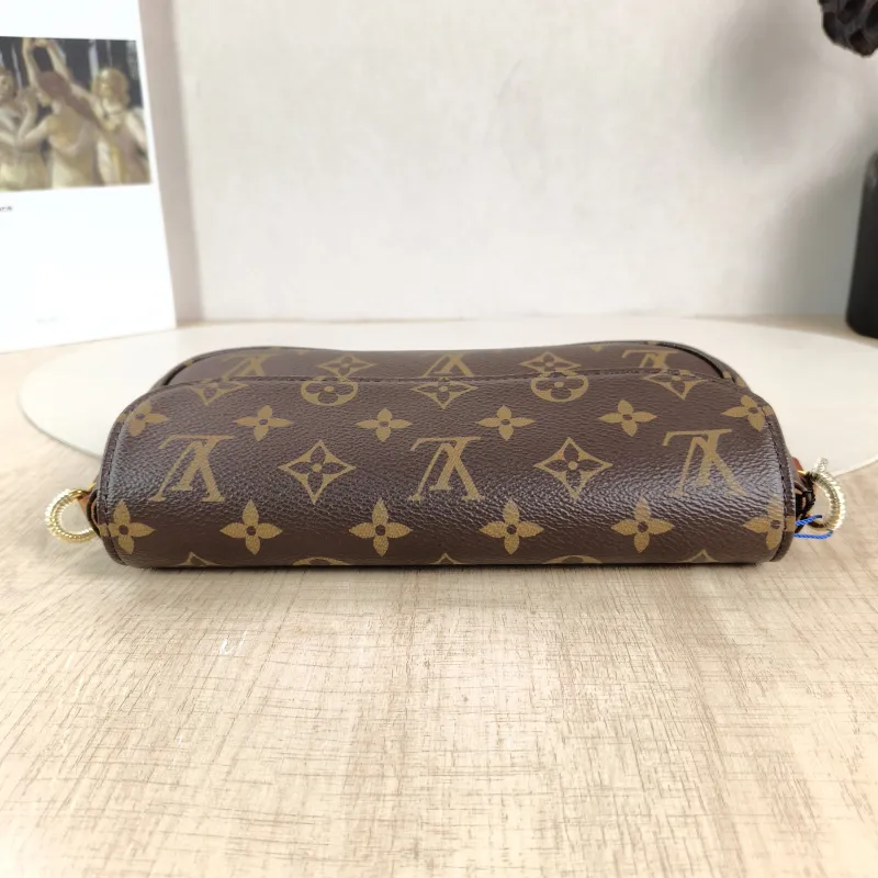 Louis Vuitton Crossbody Bag IVY Monogram PVC Small23.5 × 4.3 × 12 cm — detail view 7 of 13