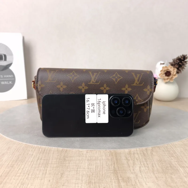 Louis Vuitton Crossbody Bag IVY Monogram PVC Small23.5 × 4.3 × 12 cm — cover view 3 of 5