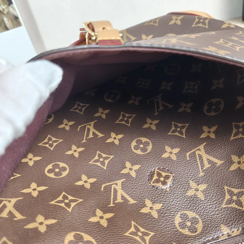 Louis Vuitton Crossbody Bag ODEON Monogram PVC Medium 31 × 11 × 27 cm — detail view 6 of 12