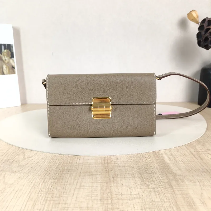 Hermès Crossbody Bag Charniere To Go woc Madame Calfskin One Size20.2 × 3.5 × 11.5 cm