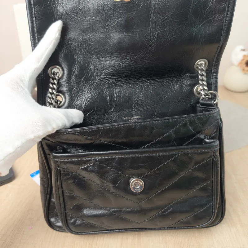 SAINT LAURENT Crossbody Bag Niki D Waxed Leather Calfskin Small21 × 7.5 × 16 cm — detail view 2 of 13