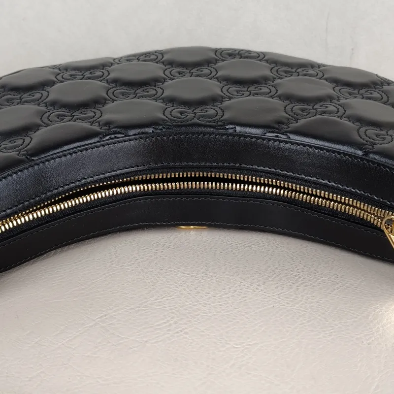 GUCCI Shoulder Bag GG matelasse Black Calfskin Small 27 × 7 × 18 cm — detail view 1 of 11
