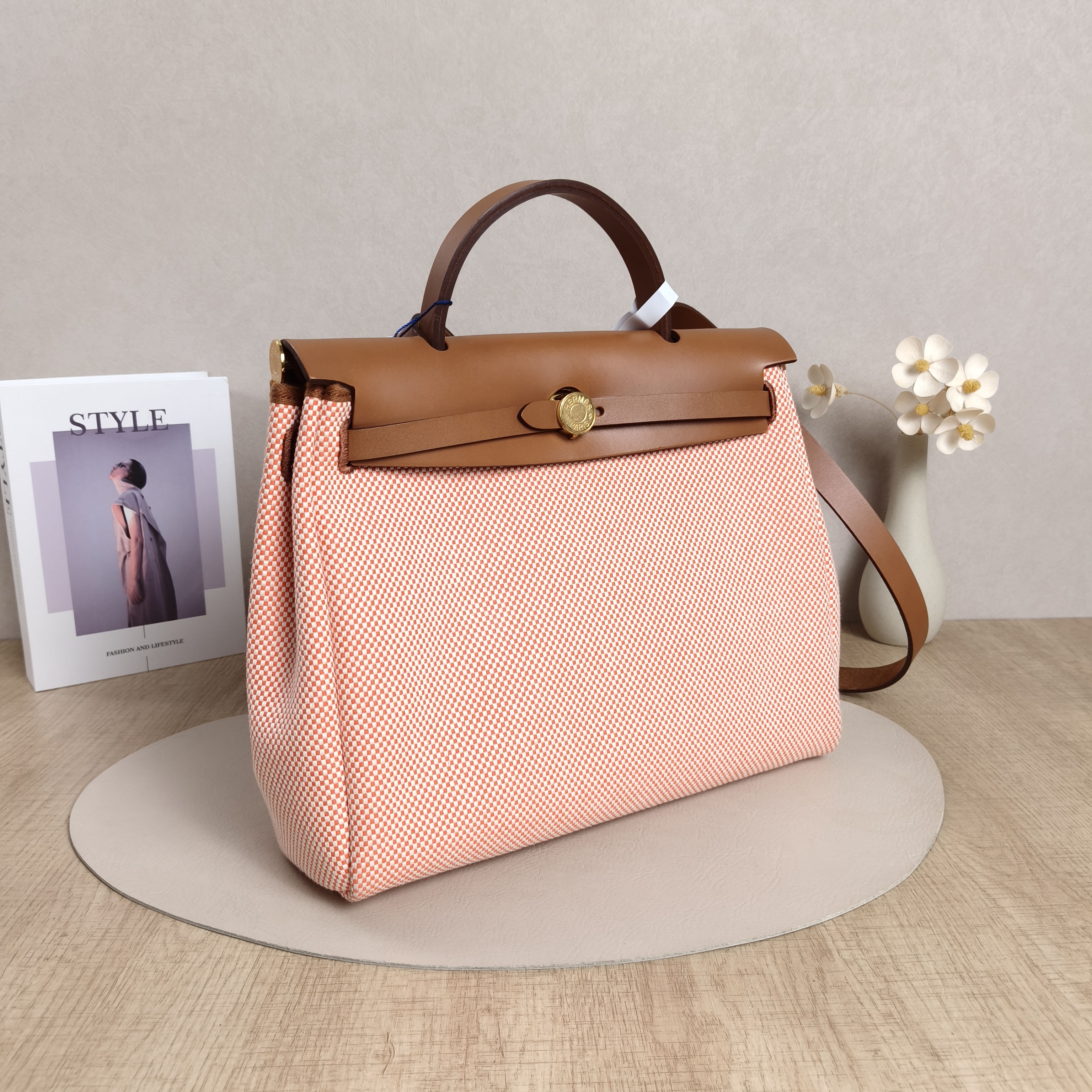Hermès Shoulder Bag Herbag 31Pink · White Canvas Medium31 × 10 × 25 cm — cover view 5 of 12