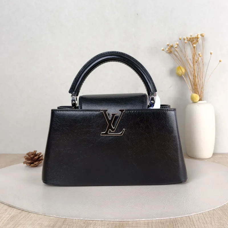 Louis Vuitton Crossbody Bag Capucines East West Black Calfskin BB 26.5 × 8 × 14 cm