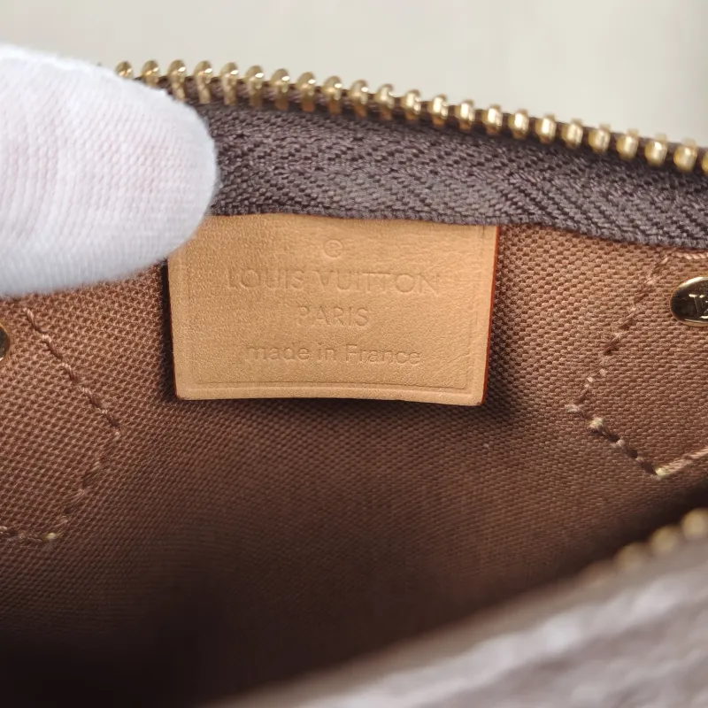 Louis Vuitton Crossbody Bag Speedy Nano Shoulder Strap PV Cnano16 × 7.5 × 10 cm — detail view 3 of 10