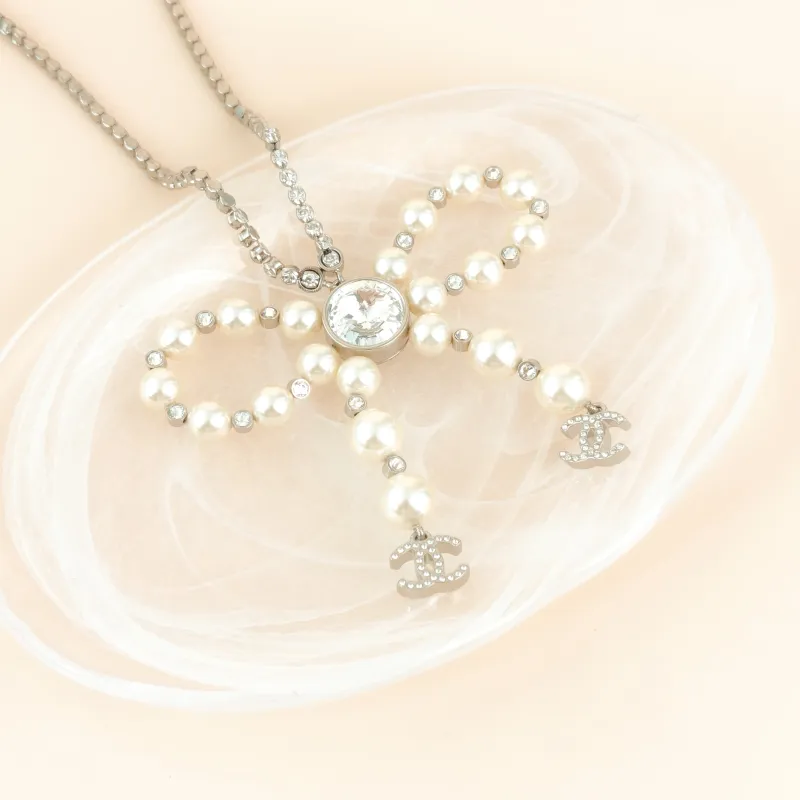 Chanel Necklace Necklace White Pearl One Size 49cm โ cover view 5 of 8