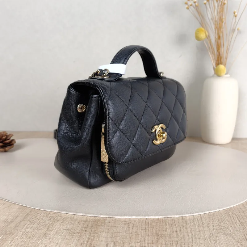 Chanel Crossbody Bag affinity Messenger Bag Black with Gold-Tone Hardware Grained Calfskin Small 19 × 7 × 14 cm 27 — cover view 3 of 5