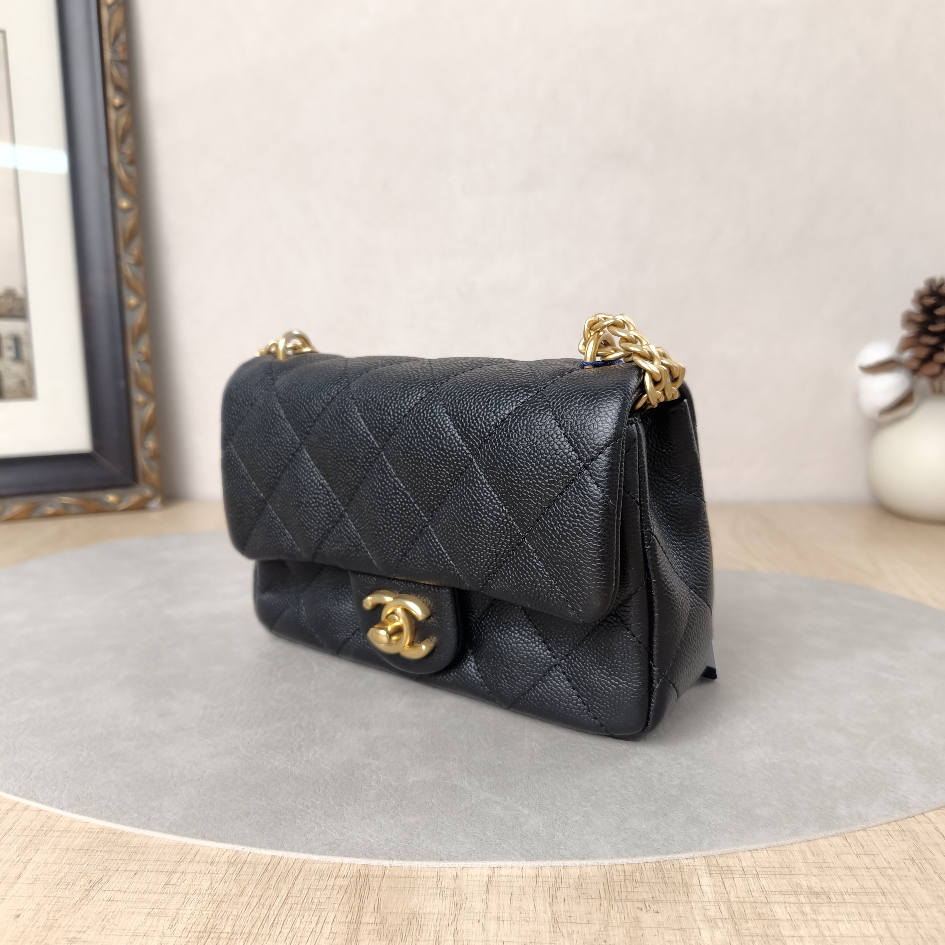 Chanel Crossbody Bag23p Black Grained Calfskinmini19 × 6 × 14 cm — cover view 4 of 5