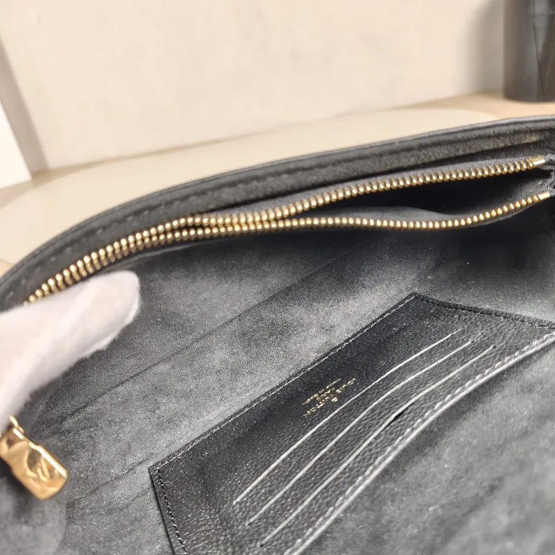 Louis Vuitton Crossbody Bag IVY Black Empreinte Embossed Calfskin Monogram Small23.5 × 4.3 × 12 cm — detail view 3 of 13