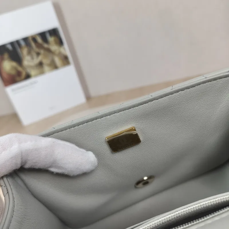 Chanel Crossbody Bag Classic Flap Mini CF Mini Grey Lambskin One Size17 × 8 × 13.5 cm — detail view 4 of 14