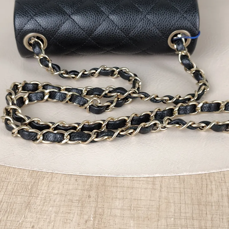 Chanel Crossbody Bag Classic Flap Mini CF Mini Black Grained Calfskin17 × 8 × 13.5 cm — detail view 12 of 14